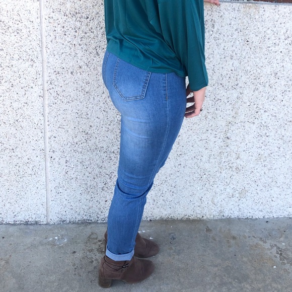 🌸HOST PICK🌸 High Waisted Jeans - Picture 5 of 6